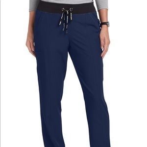 Sketchers Fusion 3 Pocket Yoga Waist Scrub Pants